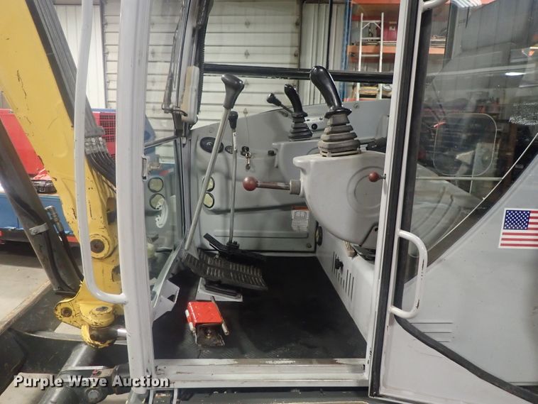 image for item GN9180 2005 Gehl 503Z  mini excavator