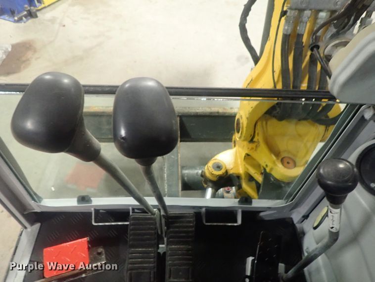 image for item GN9180 2005 Gehl 503Z  mini excavator