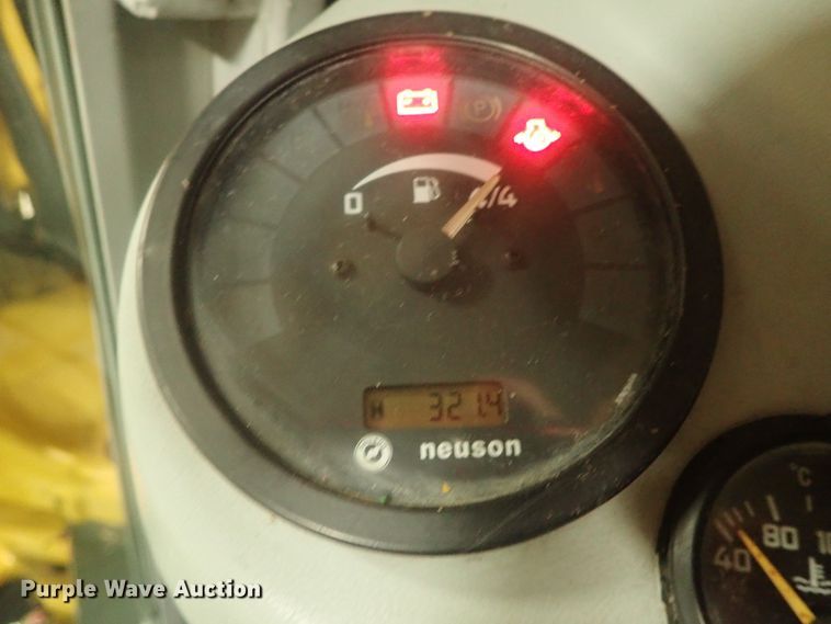 image for item GN9180 2005 Gehl 503Z  mini excavator