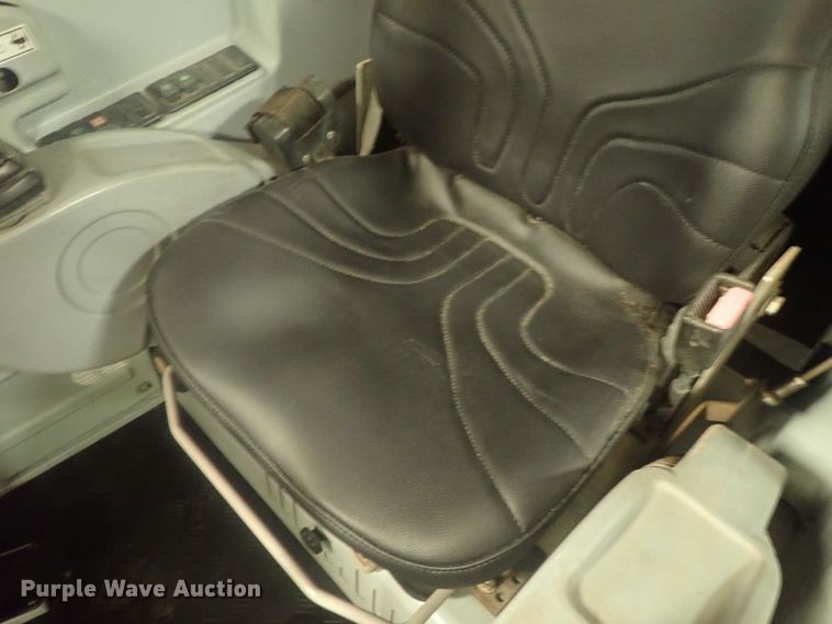 image for item GN9180 2005 Gehl 503Z  mini excavator