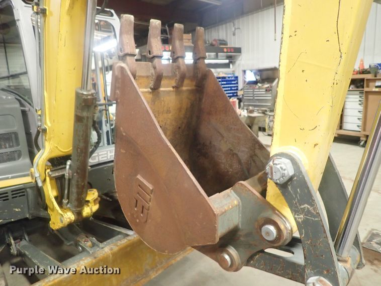 image for item GN9180 2005 Gehl 503Z  mini excavator