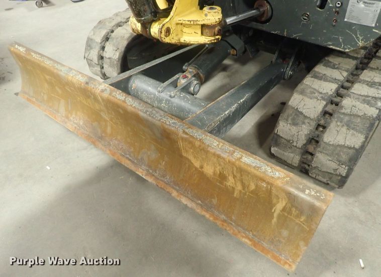 image for item GN9180 2005 Gehl 503Z  mini excavator