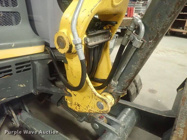 image for item GN9180 2005 Gehl 503Z  mini excavator