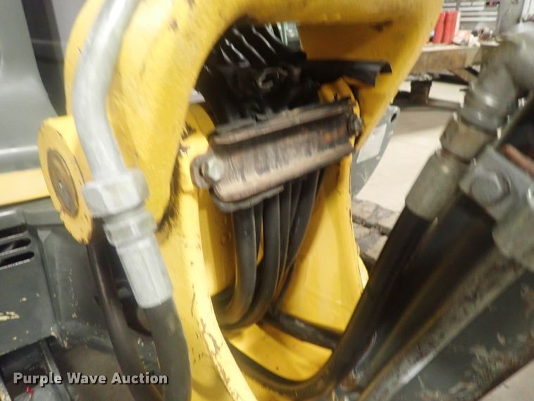 image for item GN9180 2005 Gehl 503Z  mini excavator