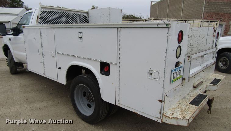 image for item GQ9193 2004 Ford F450 Super Duty  utility truck