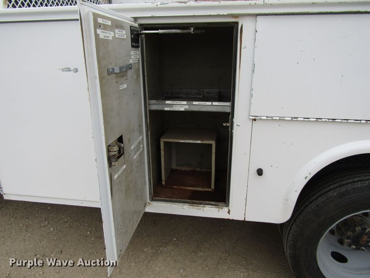 image for item GQ9193 2004 Ford F450 Super Duty  utility truck