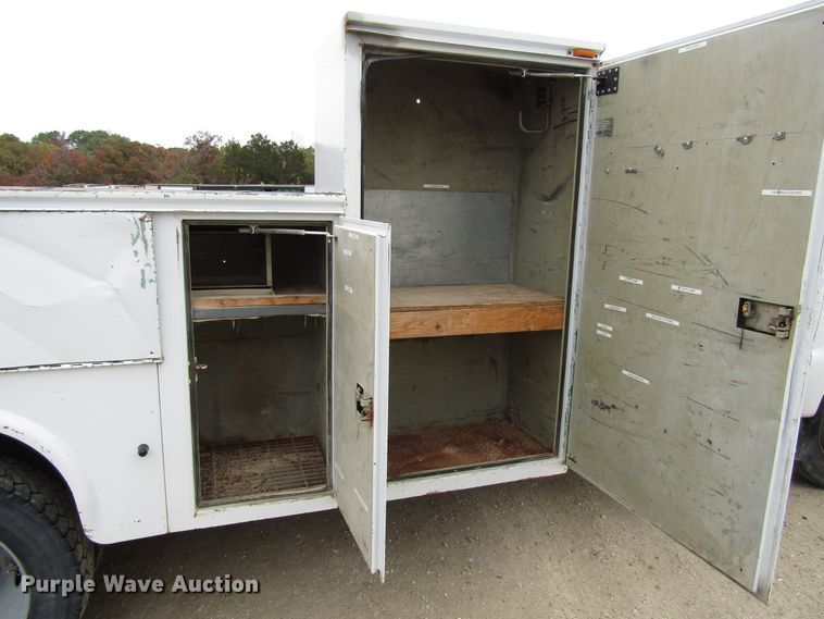 image for item GQ9193 2004 Ford F450 Super Duty  utility truck