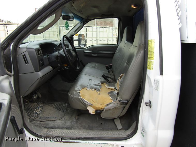 image for item GQ9193 2004 Ford F450 Super Duty  utility truck