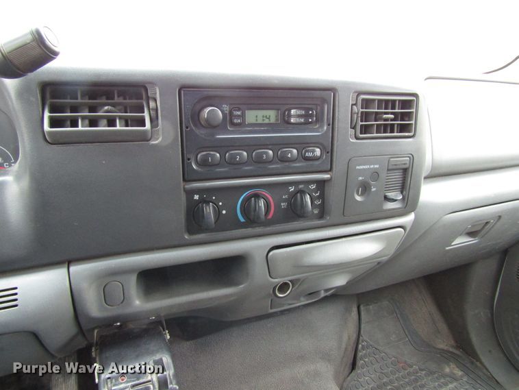 image for item GQ9193 2004 Ford F450 Super Duty  utility truck