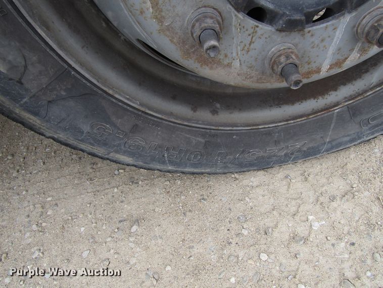 image for item GQ9193 2004 Ford F450 Super Duty  utility truck