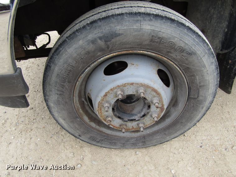 image for item GQ9193 2004 Ford F450 Super Duty  utility truck