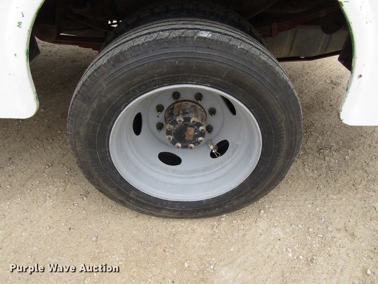 image for item GQ9193 2004 Ford F450 Super Duty  utility truck