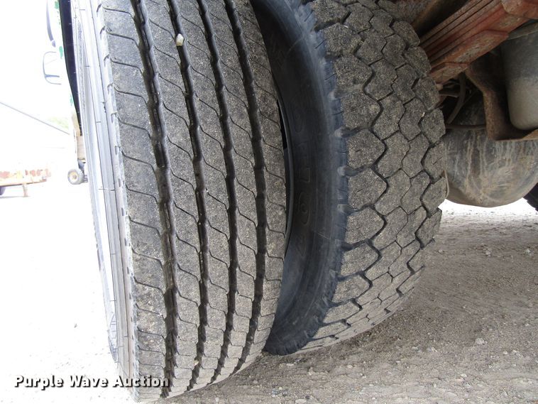 image for item GQ9193 2004 Ford F450 Super Duty  utility truck