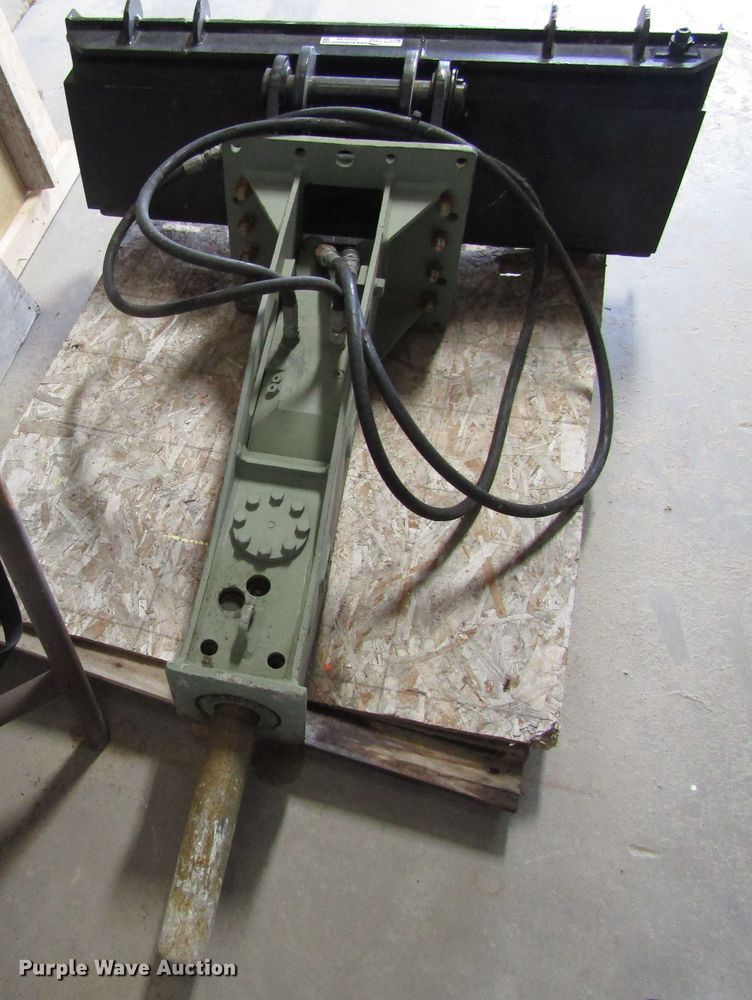 image for item GQ9196 Skid steer breaker