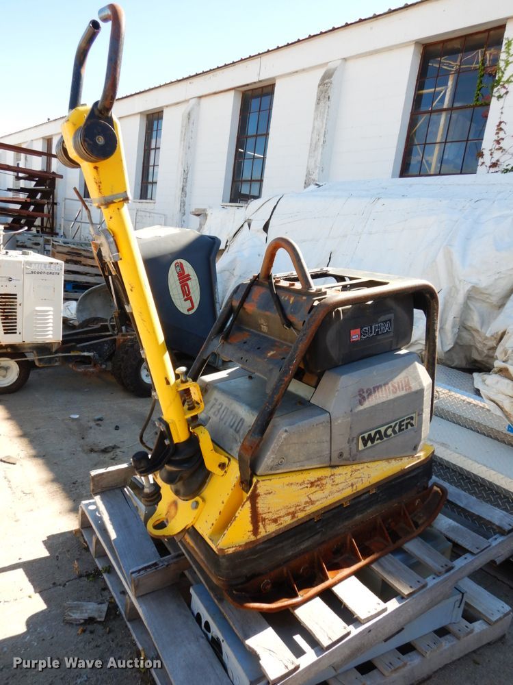 image for item GQ9816 Wacker plate compactor