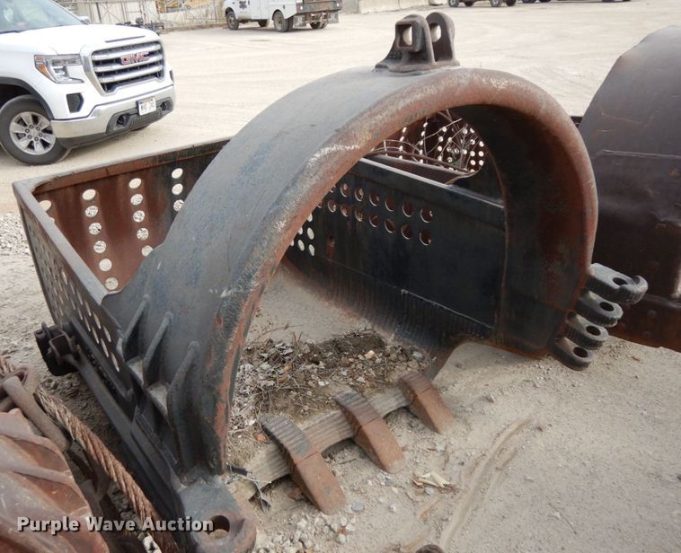 image for item GQ9831 Hendrix drag line bucket