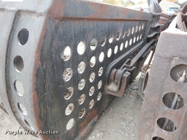 image for item GQ9831 Hendrix drag line bucket