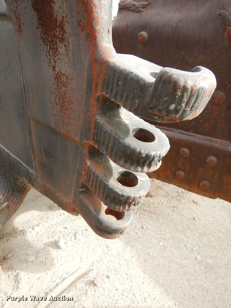 image for item GQ9831 Hendrix drag line bucket