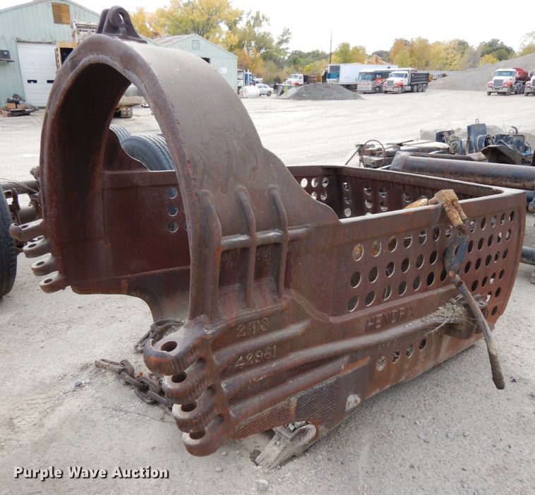 image for item GQ9833 Hendrix drag line bucket