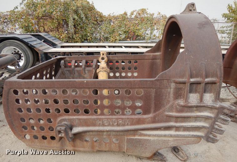 image for item GQ9833 Hendrix drag line bucket