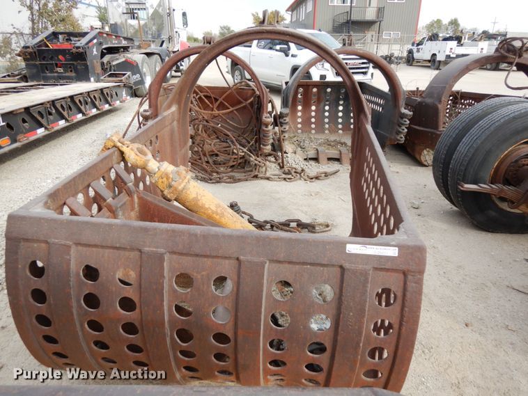 image for item GQ9833 Hendrix drag line bucket