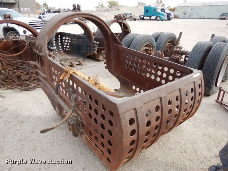 image for item GQ9833 Hendrix drag line bucket