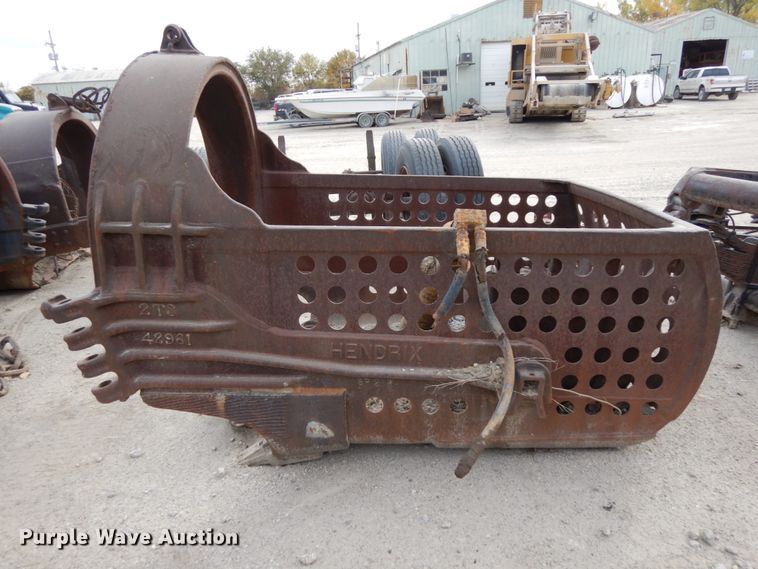 image for item GQ9833 Hendrix drag line bucket