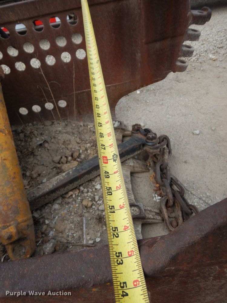 image for item GQ9833 Hendrix drag line bucket