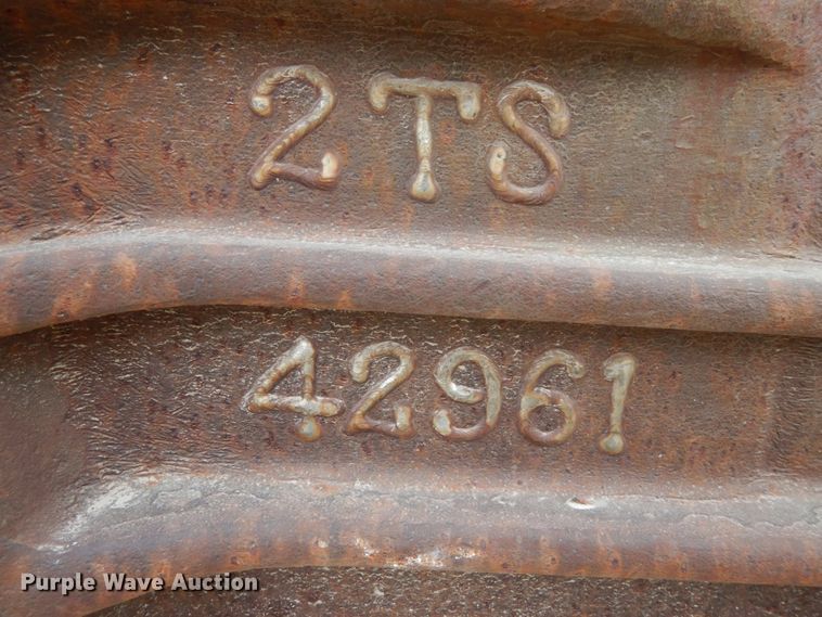 image for item GQ9833 Hendrix drag line bucket