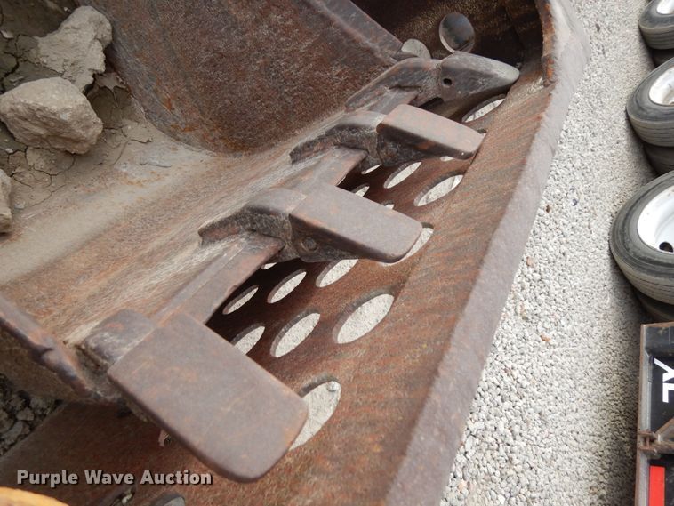 image for item GQ9833 Hendrix drag line bucket