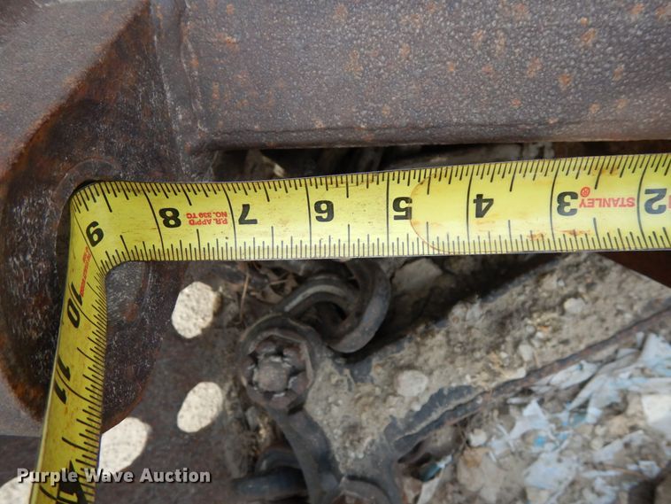 image for item GQ9833 Hendrix drag line bucket