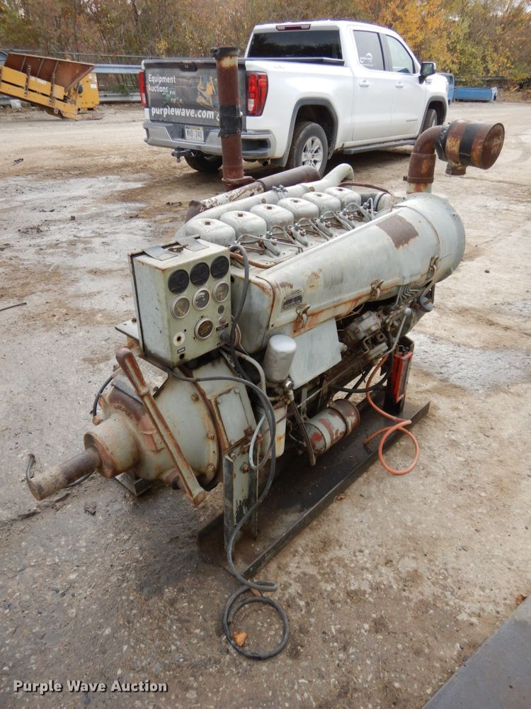 image for item GQ9836 Deutz six cylinder diesel engine