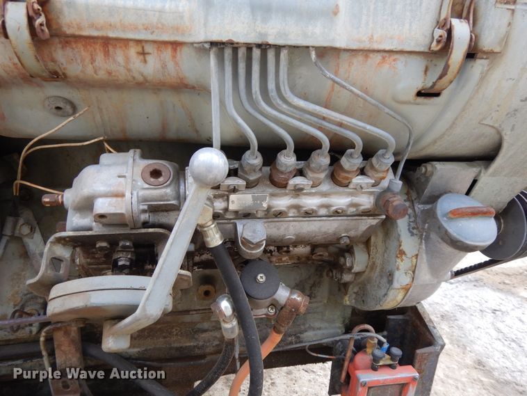 image for item GQ9836 Deutz six cylinder diesel engine