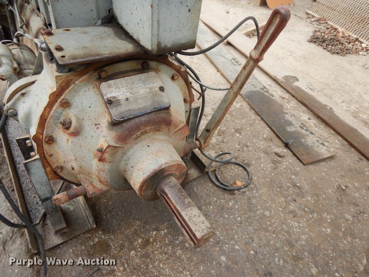 image for item GQ9836 Deutz six cylinder diesel engine