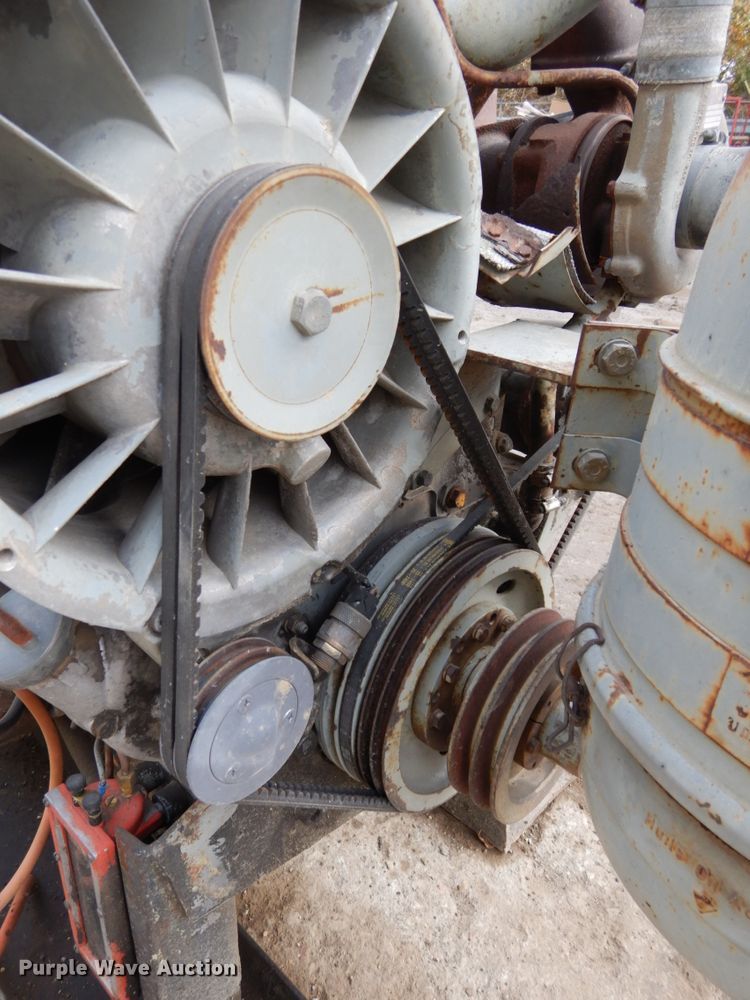 image for item GQ9836 Deutz six cylinder diesel engine