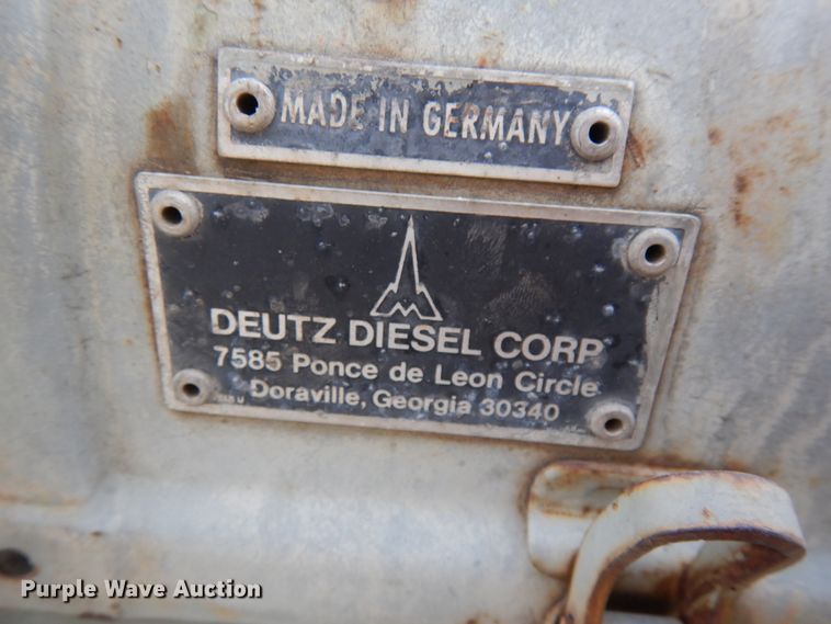 image for item GQ9836 Deutz six cylinder diesel engine