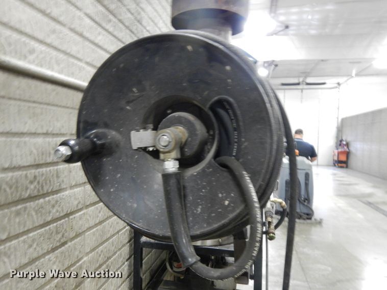 image for item GQ9838 2012 CarQuest ALK4030E pressure washer