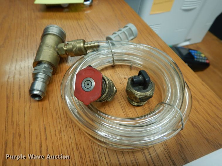 image for item GQ9838 2012 CarQuest ALK4030E pressure washer