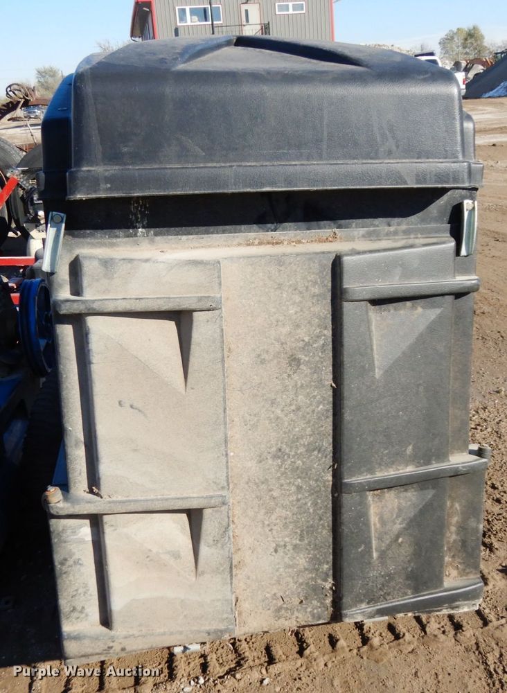 image for item GQ9858 Lawn equipment