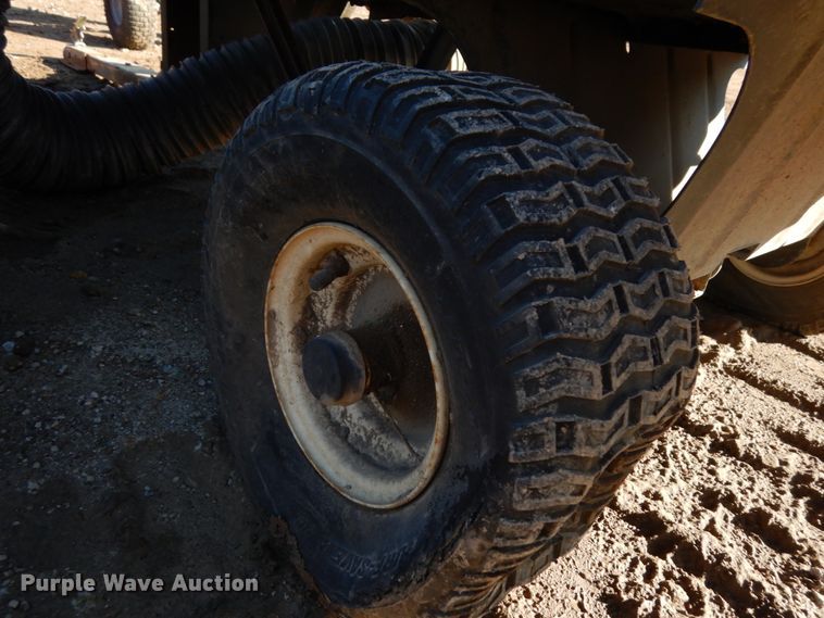 image for item GQ9858 Lawn equipment