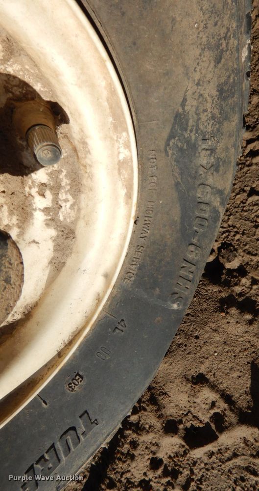 image for item GQ9858 Lawn equipment