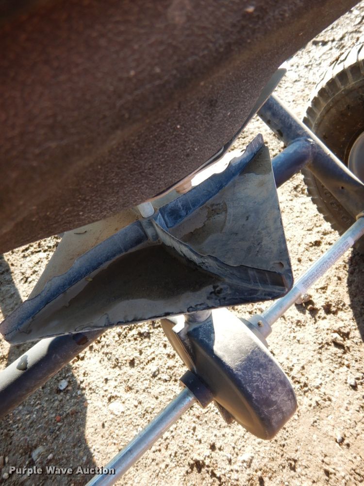 image for item GQ9858 Lawn equipment