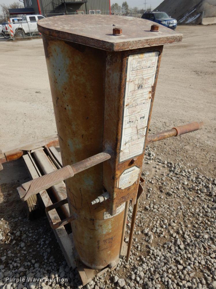 image for item GQ9860 Gray TSJ55 pneumatic jack