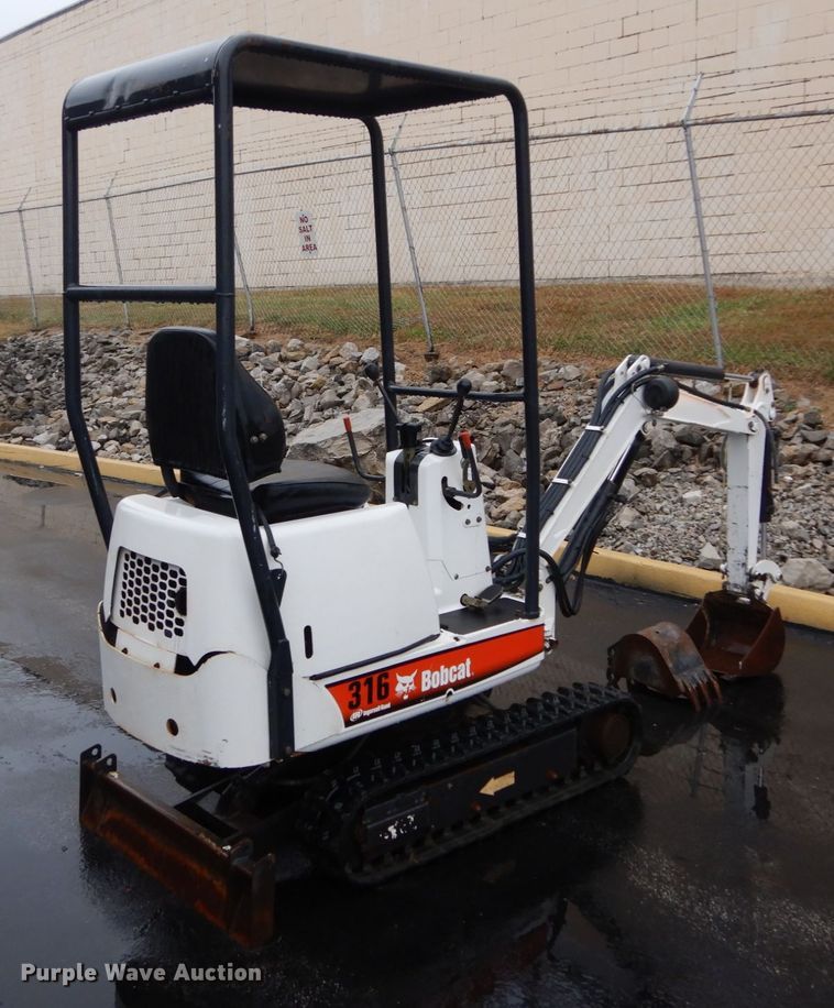 image for item GR9965 2003 Bobcat 316  mini excavator