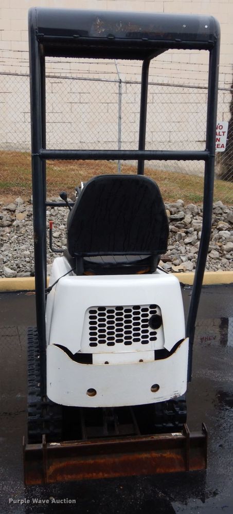 image for item GR9965 2003 Bobcat 316  mini excavator