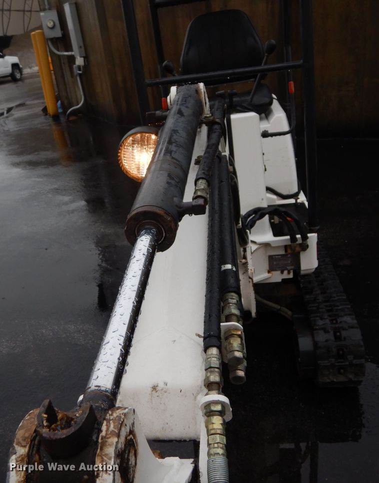 image for item GR9965 2003 Bobcat 316  mini excavator