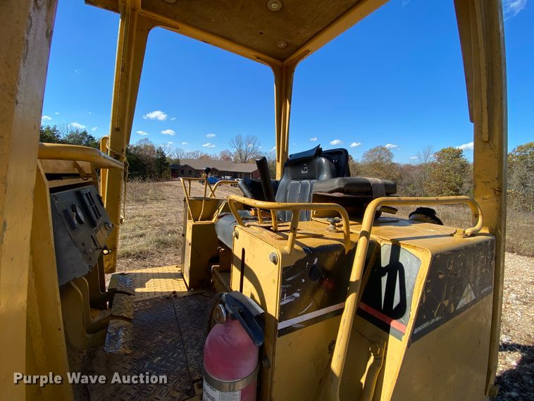 image for item HA9662 1995 Caterpillar 933  track loader