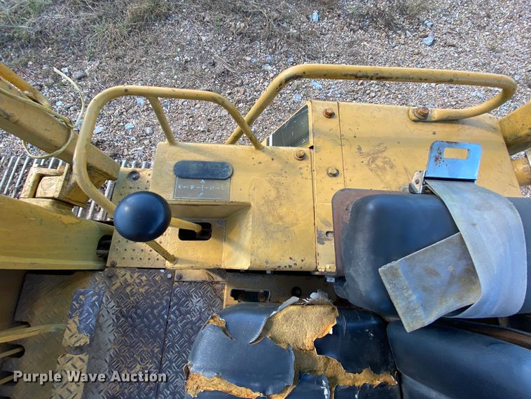 image for item HA9662 1995 Caterpillar 933  track loader