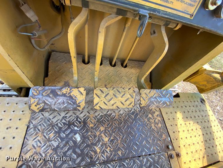 image for item HA9662 1995 Caterpillar 933  track loader