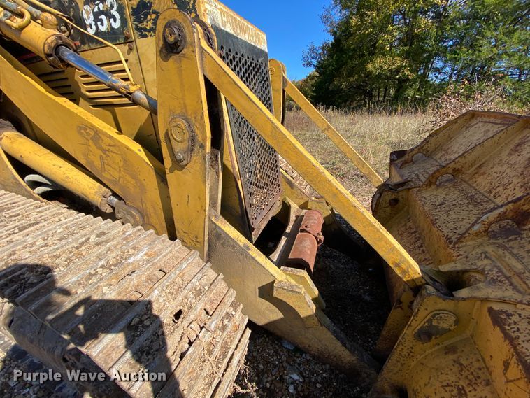 image for item HA9662 1995 Caterpillar 933  track loader